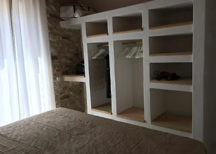 Vila Cornelia Alikí