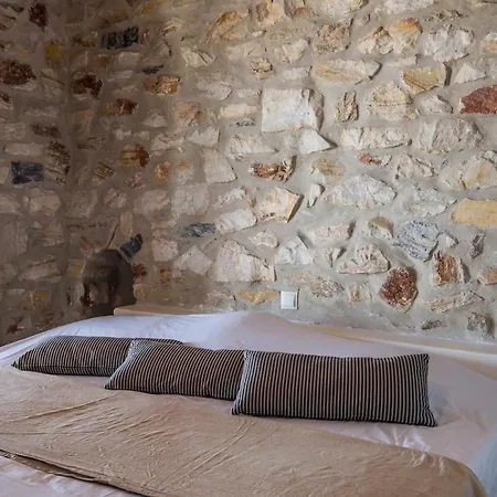 Cornelia * Aliki (Paros)