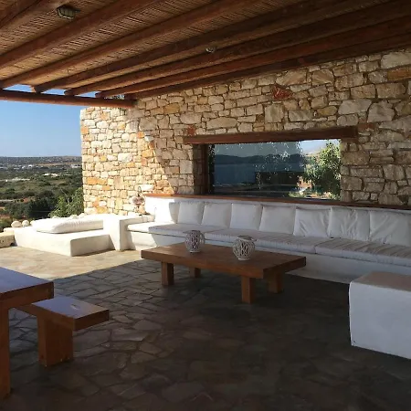 Cornelia * Aliki (Paros)