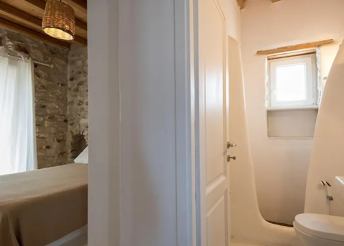 Cornelia Aliki (Paros)